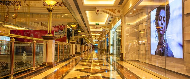 Signage and store lighting-min automatic on off timer for Signage